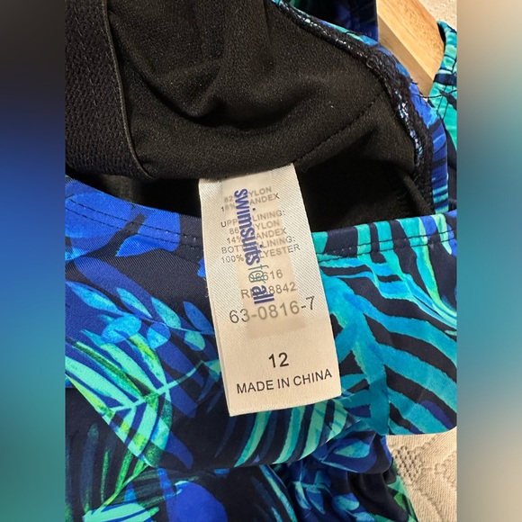 V-NECK SWIMDRESS - Picture 4 of 7